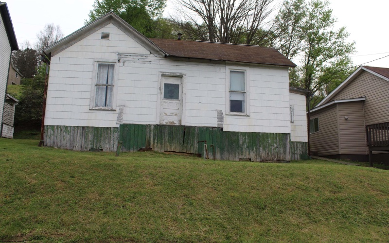3418 Central Street, Farmington, West Virginia 26571, 3 Bedrooms Bedrooms, 7 Rooms Rooms,1 BathroomBathrooms,Single Family Detached,For Sale,Central,10164562