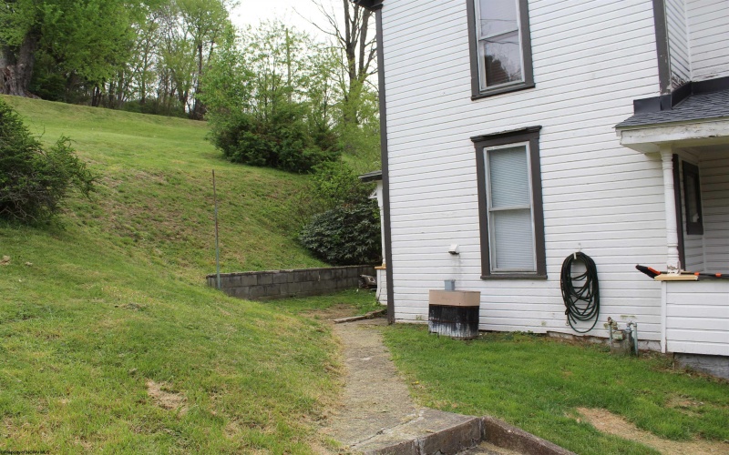 3418 Central Street, Farmington, West Virginia 26571, 3 Bedrooms Bedrooms, 7 Rooms Rooms,1 BathroomBathrooms,Single Family Detached,For Sale,Central,10164562