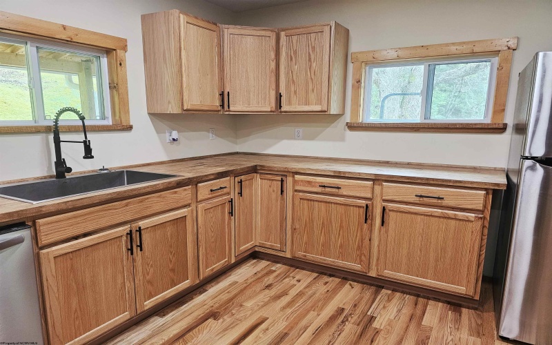 402 Battle Run Road, Wallace, West Virginia 26448, 3 Bedrooms Bedrooms, 5 Rooms Rooms,2 BathroomsBathrooms,Single Family Detached,For Sale,Battle Run,10164560