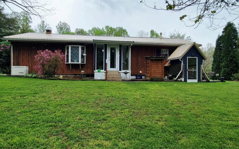 267 Oak Street, Jane Lew, West Virginia 26378, 3 Bedrooms Bedrooms, 10 Rooms Rooms,2 BathroomsBathrooms,Single Family Detached,For Sale,Oak,10164561