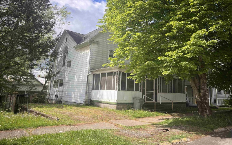 208 First Street, Elkins, West Virginia 26241, 3 Bedrooms Bedrooms, 8 Rooms Rooms,2 BathroomsBathrooms,Single Family Detached,For Sale,First,10164557