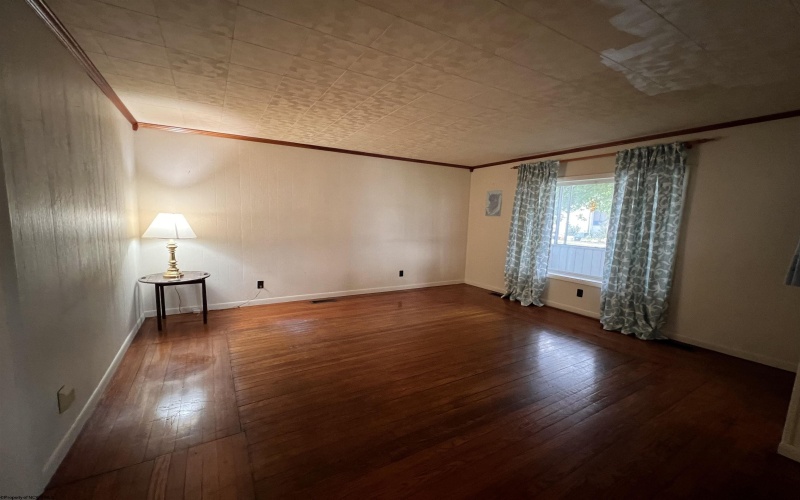 208 First Street, Elkins, West Virginia 26241, 3 Bedrooms Bedrooms, 8 Rooms Rooms,2 BathroomsBathrooms,Single Family Detached,For Sale,First,10164557