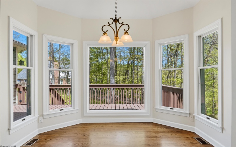 1020 Deerwood Drive, Morgantown, West Virginia 26508, 4 Bedrooms Bedrooms, 10 Rooms Rooms,3 BathroomsBathrooms,Single Family Detached,For Sale,Deerwood,10164554