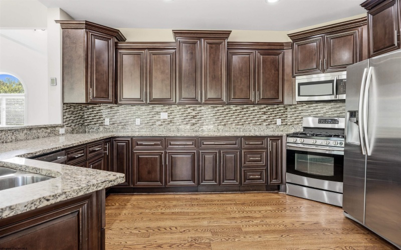 1020 Deerwood Drive, Morgantown, West Virginia 26508, 4 Bedrooms Bedrooms, 10 Rooms Rooms,3 BathroomsBathrooms,Single Family Detached,For Sale,Deerwood,10164554