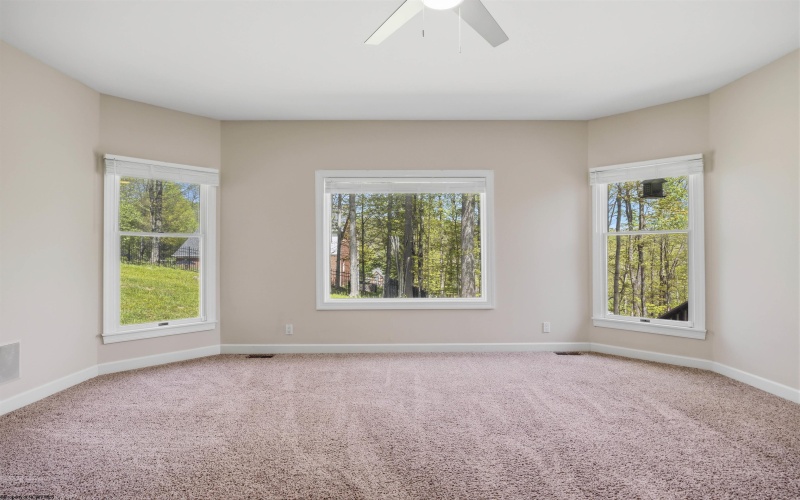 1020 Deerwood Drive, Morgantown, West Virginia 26508, 4 Bedrooms Bedrooms, 10 Rooms Rooms,3 BathroomsBathrooms,Single Family Detached,For Sale,Deerwood,10164554