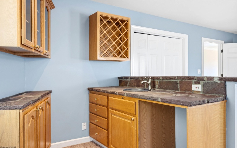 1020 Deerwood Drive, Morgantown, West Virginia 26508, 4 Bedrooms Bedrooms, 10 Rooms Rooms,3 BathroomsBathrooms,Single Family Detached,For Sale,Deerwood,10164554