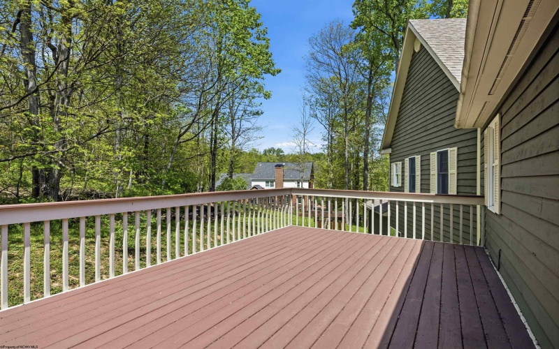 1020 Deerwood Drive, Morgantown, West Virginia 26508, 4 Bedrooms Bedrooms, 10 Rooms Rooms,3 BathroomsBathrooms,Single Family Detached,For Sale,Deerwood,10164554