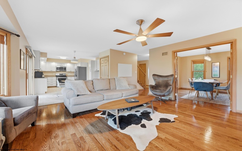 1023 Ashton Drive, Morgantown, West Virginia 26508, 4 Bedrooms Bedrooms, 9 Rooms Rooms,3 BathroomsBathrooms,Single Family Detached,For Sale,Ashton,10164553
