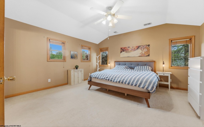 1023 Ashton Drive, Morgantown, West Virginia 26508, 4 Bedrooms Bedrooms, 9 Rooms Rooms,3 BathroomsBathrooms,Single Family Detached,For Sale,Ashton,10164553