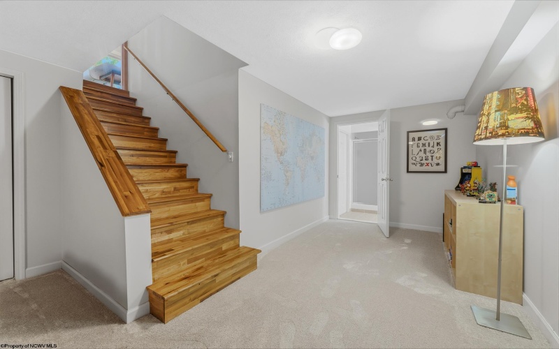 1023 Ashton Drive, Morgantown, West Virginia 26508, 4 Bedrooms Bedrooms, 9 Rooms Rooms,3 BathroomsBathrooms,Single Family Detached,For Sale,Ashton,10164553