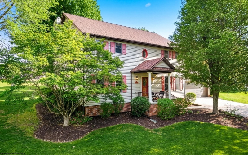 1023 Ashton Drive, Morgantown, West Virginia 26508, 4 Bedrooms Bedrooms, 9 Rooms Rooms,3 BathroomsBathrooms,Single Family Detached,For Sale,Ashton,10164553