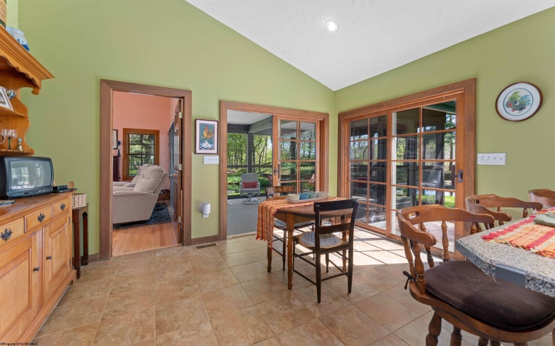 360 Country Club Drive, Terra Alta, West Virginia 26537, 3 Bedrooms Bedrooms, 8 Rooms Rooms,2 BathroomsBathrooms,Single Family Detached,For Sale,Country Club,10164552