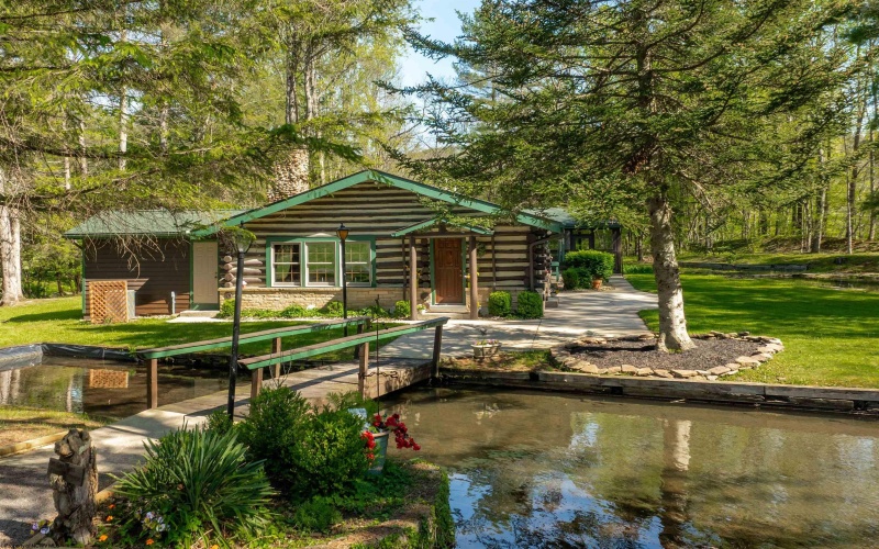 360 Country Club Drive, Terra Alta, West Virginia 26537, 3 Bedrooms Bedrooms, 8 Rooms Rooms,2 BathroomsBathrooms,Single Family Detached,For Sale,Country Club,10164552