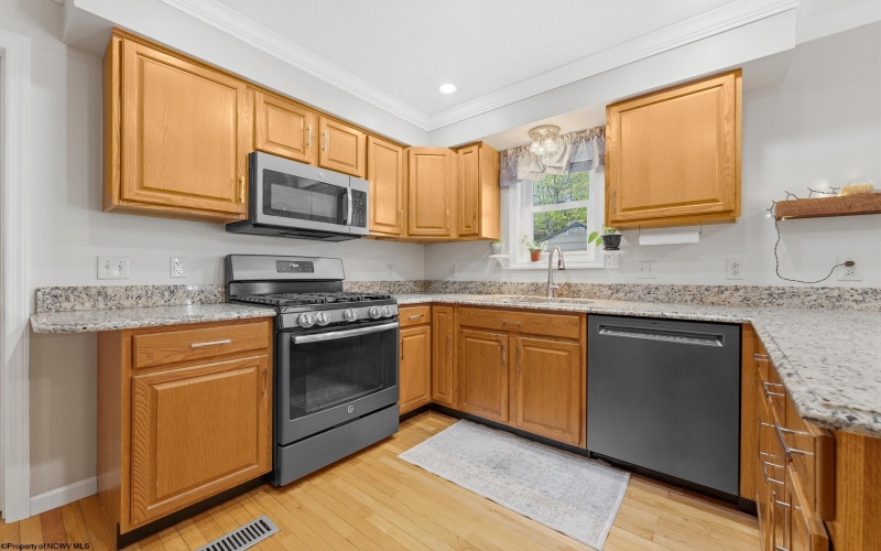 424 Arbogast Lane, Morgantown, West Virginia 26508, 4 Bedrooms Bedrooms, 8 Rooms Rooms,3 BathroomsBathrooms,Single Family Detached,For Sale,Arbogast,10164564