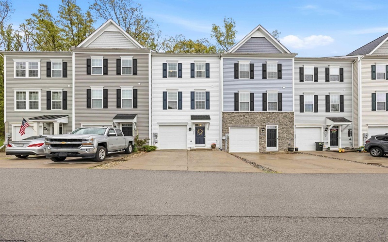 505 Turquoise Lane, Morgantown, West Virginia 26508, 3 Bedrooms Bedrooms, 6 Rooms Rooms,2 BathroomsBathrooms,Single Family Attached,For Sale,Turquoise,10164581