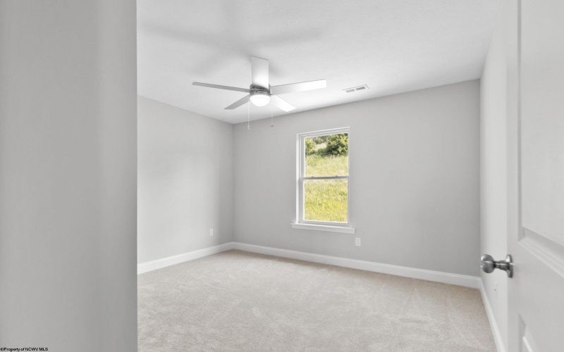 292 Red Oak Lane, Morgantown, West Virginia 26501, 3 Bedrooms Bedrooms, 7 Rooms Rooms,2 BathroomsBathrooms,Single Family Attached,For Sale,Red Oak,10164597