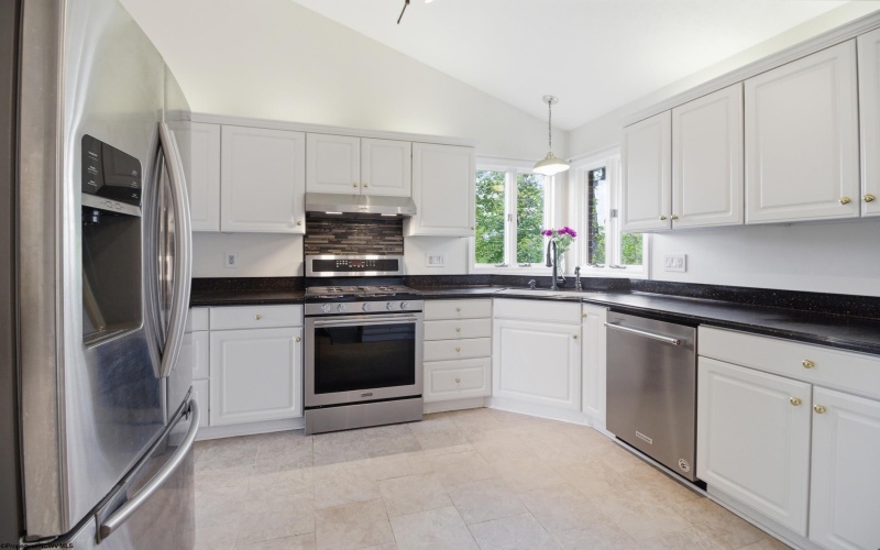 4699 Shadyside Lane, Morgantown, West Virginia 26508, 4 Bedrooms Bedrooms, 8 Rooms Rooms,3 BathroomsBathrooms,Single Family Detached,For Sale,Shadyside,10164600