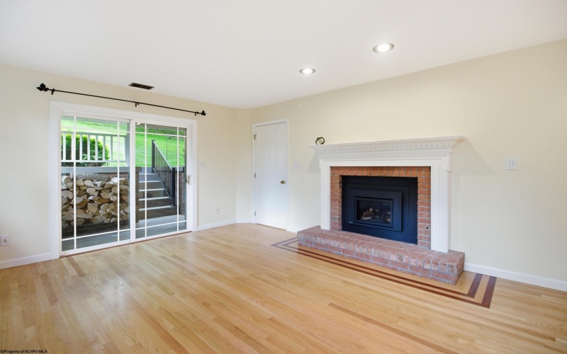 4699 Shadyside Lane, Morgantown, West Virginia 26508, 4 Bedrooms Bedrooms, 8 Rooms Rooms,3 BathroomsBathrooms,Single Family Detached,For Sale,Shadyside,10164600
