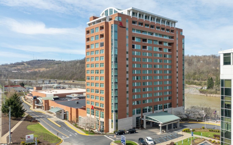 2 Waterfront 17 W Place, Morgantown, West Virginia 26501, 3 Bedrooms Bedrooms, 6 Rooms Rooms,2 BathroomsBathrooms,Single Family Attached,For Sale,Waterfront 17 W,10164582