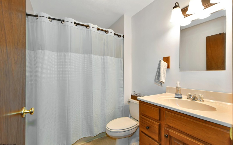 113 Porter Avenue, Farmington, West Virginia 26571, 3 Bedrooms Bedrooms, 5 Rooms Rooms,2 BathroomsBathrooms,Single Family Detached,For Sale,Porter,10164573