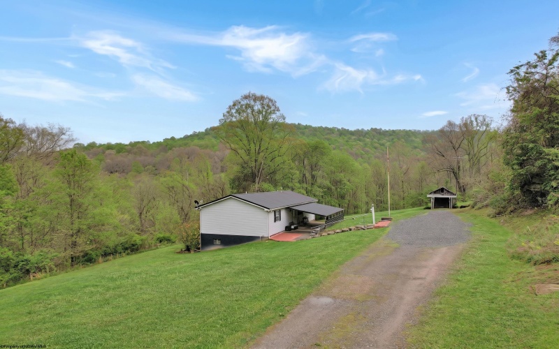 113 Porter Avenue, Farmington, West Virginia 26571, 3 Bedrooms Bedrooms, 5 Rooms Rooms,2 BathroomsBathrooms,Single Family Detached,For Sale,Porter,10164573