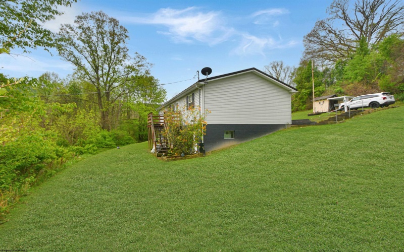 113 Porter Avenue, Farmington, West Virginia 26571, 3 Bedrooms Bedrooms, 5 Rooms Rooms,2 BathroomsBathrooms,Single Family Detached,For Sale,Porter,10164573