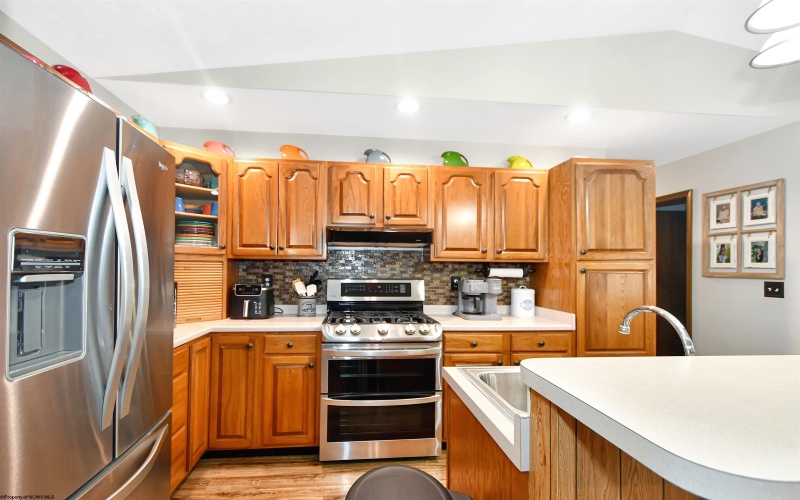 113 Porter Avenue, Farmington, West Virginia 26571, 3 Bedrooms Bedrooms, 5 Rooms Rooms,2 BathroomsBathrooms,Single Family Detached,For Sale,Porter,10164573