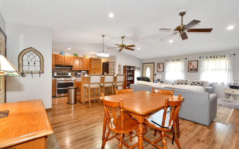 113 Porter Avenue, Farmington, West Virginia 26571, 3 Bedrooms Bedrooms, 5 Rooms Rooms,2 BathroomsBathrooms,Single Family Detached,For Sale,Porter,10164573