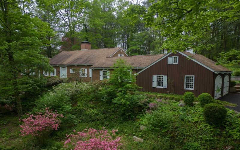 1570 Country Club Road, Clarksburg, West Virginia 26301, 4 Bedrooms Bedrooms, 8 Rooms Rooms,2 BathroomsBathrooms,Single Family Detached,For Sale,Country Club,10164568
