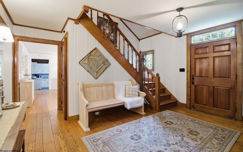 1570 Country Club Road, Clarksburg, West Virginia 26301, 4 Bedrooms Bedrooms, 8 Rooms Rooms,2 BathroomsBathrooms,Single Family Detached,For Sale,Country Club,10164568