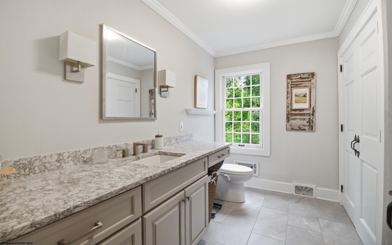 1570 Country Club Road, Clarksburg, West Virginia 26301, 4 Bedrooms Bedrooms, 8 Rooms Rooms,2 BathroomsBathrooms,Single Family Detached,For Sale,Country Club,10164568