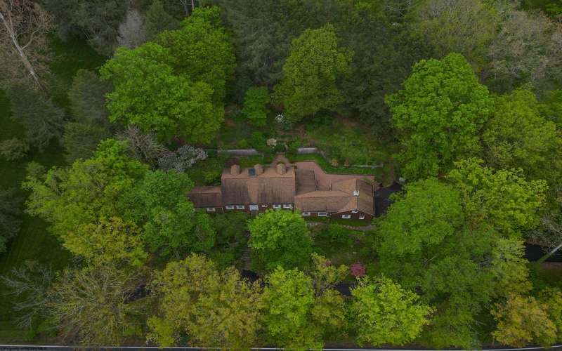 1570 Country Club Road, Clarksburg, West Virginia 26301, 4 Bedrooms Bedrooms, 8 Rooms Rooms,2 BathroomsBathrooms,Single Family Detached,For Sale,Country Club,10164568