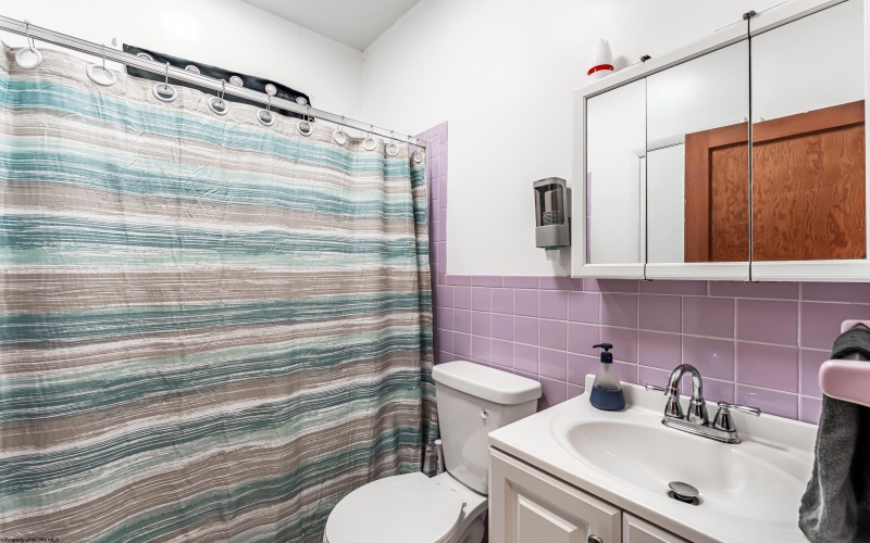 913 Fleming Avenue, Fairmont, West Virginia 26554, 2 Bedrooms Bedrooms, 7 Rooms Rooms,1 BathroomBathrooms,Single Family Detached,For Sale,Fleming,10164572