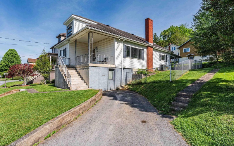 913 Fleming Avenue, Fairmont, West Virginia 26554, 2 Bedrooms Bedrooms, 7 Rooms Rooms,1 BathroomBathrooms,Single Family Detached,For Sale,Fleming,10164572