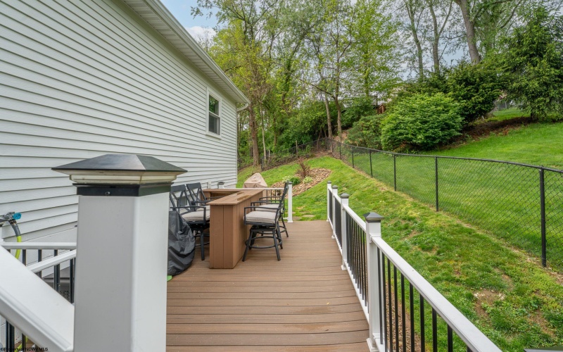 2299 Meadows Drive, Morgantown, West Virginia 26505, 3 Bedrooms Bedrooms, 6 Rooms Rooms,1 BathroomBathrooms,Single Family Detached,For Sale,Meadows,10164570