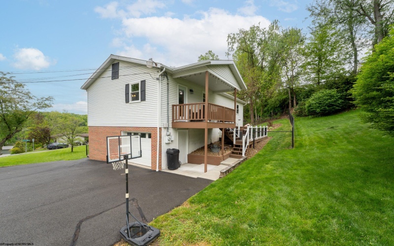 2299 Meadows Drive, Morgantown, West Virginia 26505, 3 Bedrooms Bedrooms, 6 Rooms Rooms,1 BathroomBathrooms,Single Family Detached,For Sale,Meadows,10164570