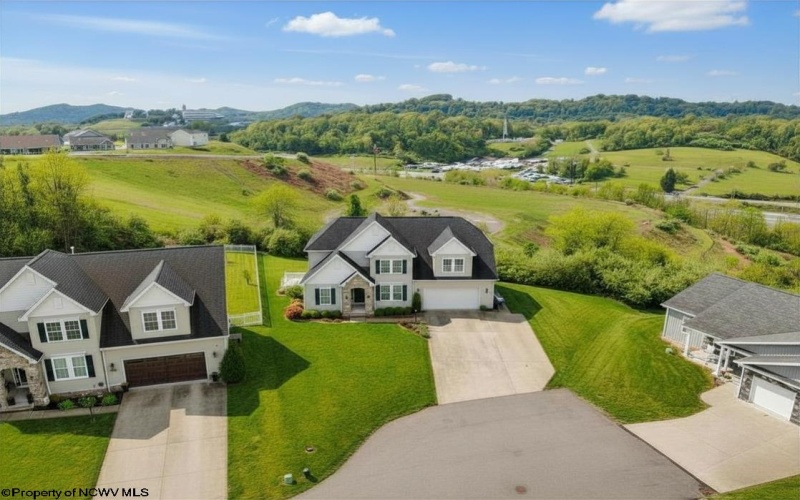 133 Elderbury Lane, Fairmont, West Virginia 26554, 4 Bedrooms Bedrooms, 11 Rooms Rooms,3 BathroomsBathrooms,Single Family Detached,For Sale,Elderbury,10164566