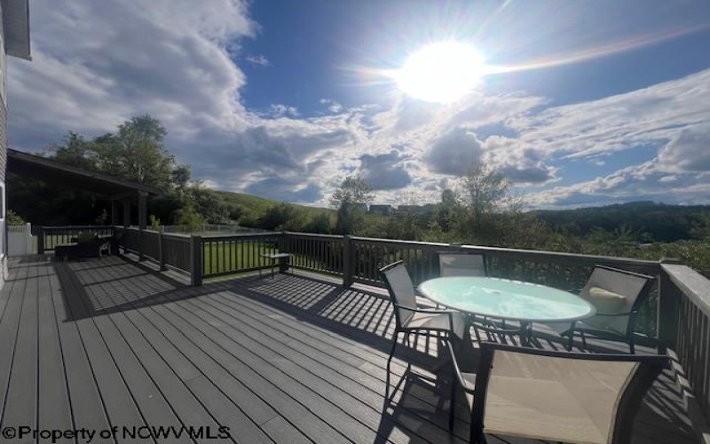 133 Elderbury Lane, Fairmont, West Virginia 26554, 4 Bedrooms Bedrooms, 11 Rooms Rooms,3 BathroomsBathrooms,Single Family Detached,For Sale,Elderbury,10164566