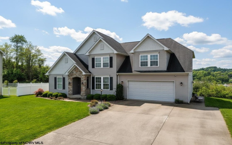 133 Elderbury Lane, Fairmont, West Virginia 26554, 4 Bedrooms Bedrooms, 11 Rooms Rooms,3 BathroomsBathrooms,Single Family Detached,For Sale,Elderbury,10164566