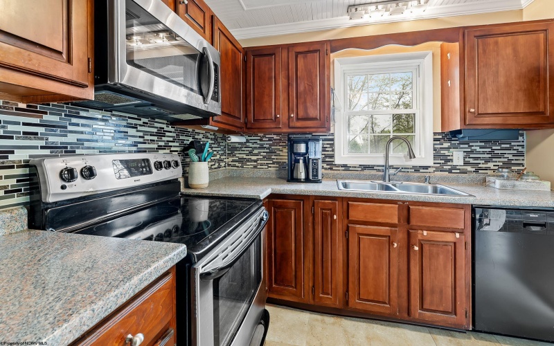 418 Shawnee Drive, Morgantown, West Virginia 26508, 3 Bedrooms Bedrooms, 7 Rooms Rooms,1 BathroomBathrooms,Single Family Detached,For Sale,Shawnee,10164579