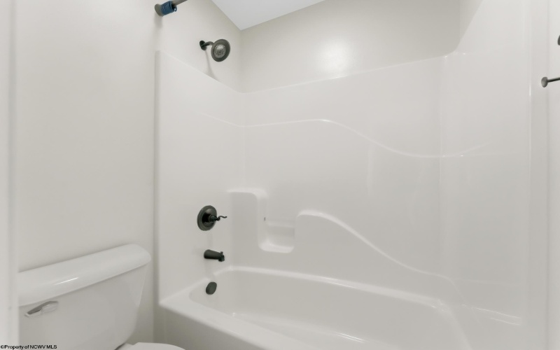 8 Cardiff Drive, Morgantown, West Virginia 26508-0000, 4 Bedrooms Bedrooms, 10 Rooms Rooms,3 BathroomsBathrooms,Single Family Detached,For Sale,Cardiff,10164583