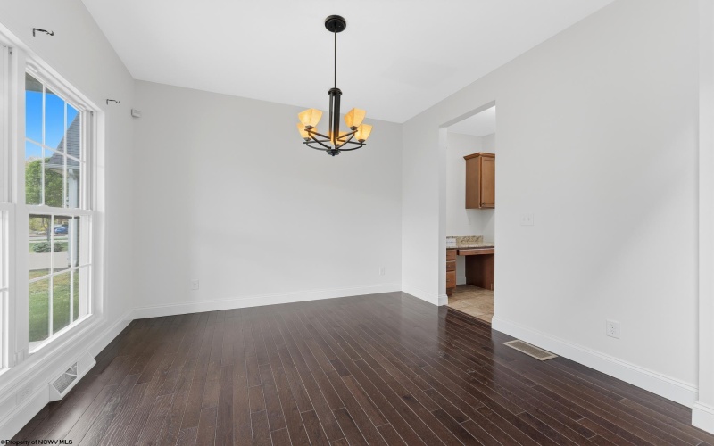 8 Cardiff Drive, Morgantown, West Virginia 26508-0000, 4 Bedrooms Bedrooms, 10 Rooms Rooms,3 BathroomsBathrooms,Single Family Detached,For Sale,Cardiff,10164583