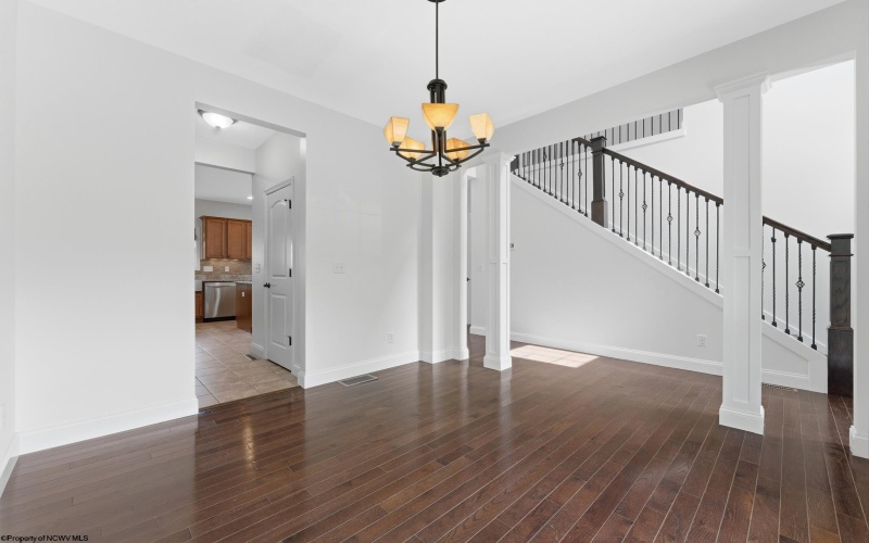 8 Cardiff Drive, Morgantown, West Virginia 26508-0000, 4 Bedrooms Bedrooms, 10 Rooms Rooms,3 BathroomsBathrooms,Single Family Detached,For Sale,Cardiff,10164583