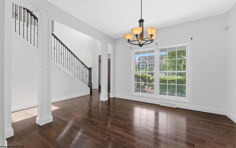 8 Cardiff Drive, Morgantown, West Virginia 26508-0000, 4 Bedrooms Bedrooms, 10 Rooms Rooms,3 BathroomsBathrooms,Single Family Detached,For Sale,Cardiff,10164583