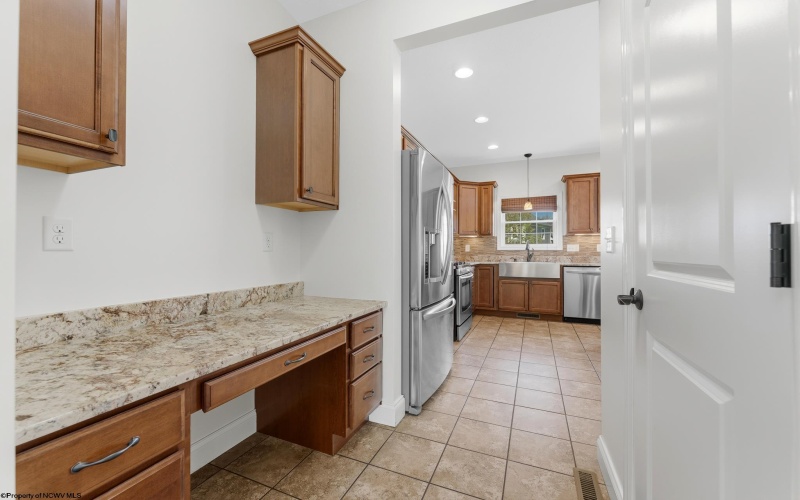8 Cardiff Drive, Morgantown, West Virginia 26508-0000, 4 Bedrooms Bedrooms, 10 Rooms Rooms,3 BathroomsBathrooms,Single Family Detached,For Sale,Cardiff,10164583