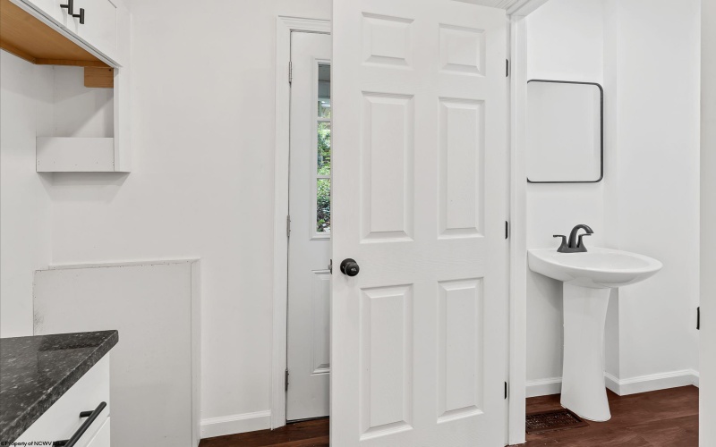44 Edgehill Street, Morgantown, West Virginia 26501, 3 Bedrooms Bedrooms, 5 Rooms Rooms,1 BathroomBathrooms,Single Family Detached,For Sale,Edgehill,10164574