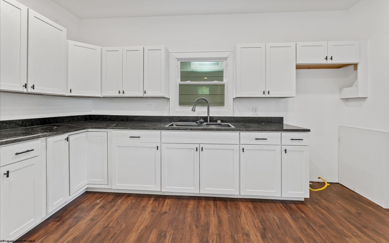 44 Edgehill Street, Morgantown, West Virginia 26501, 3 Bedrooms Bedrooms, 5 Rooms Rooms,1 BathroomBathrooms,Single Family Detached,For Sale,Edgehill,10164574