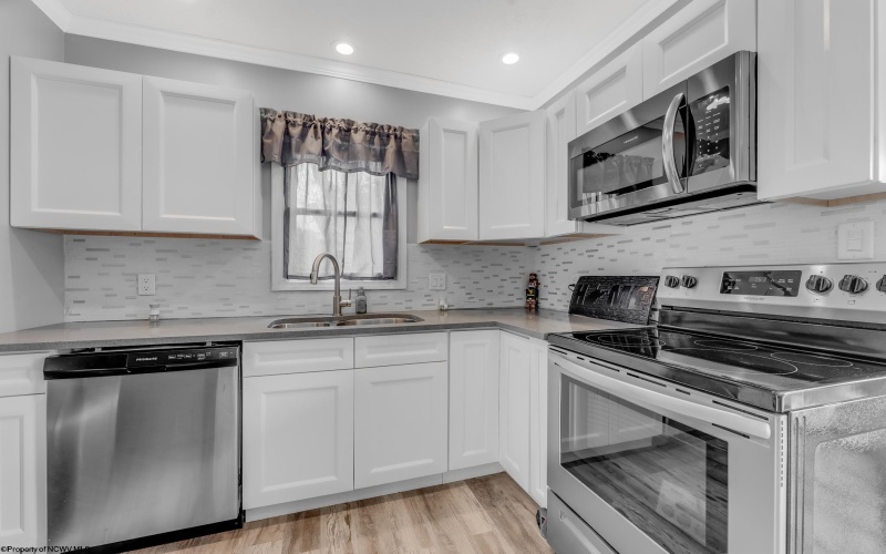 857 Willowdale Road, Morgantown, West Virginia 26505, 6 Bedrooms Bedrooms, 17 Rooms Rooms,5 BathroomsBathrooms,Single Family Detached,For Sale,Willowdale,10164598
