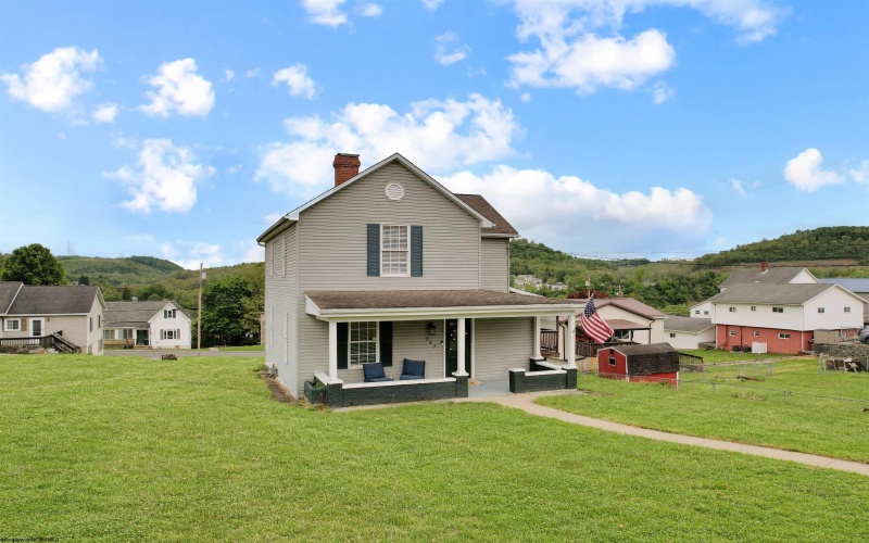 367 Broadway Avenue, Star City, West Virginia 26505, 3 Bedrooms Bedrooms, 7 Rooms Rooms,1 BathroomBathrooms,Single Family Detached,For Sale,Broadway,10164586