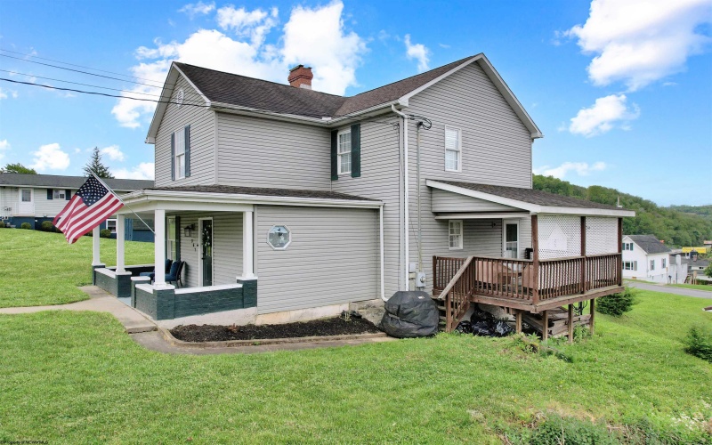 367 Broadway Avenue, Star City, West Virginia 26505, 3 Bedrooms Bedrooms, 7 Rooms Rooms,1 BathroomBathrooms,Single Family Detached,For Sale,Broadway,10164586